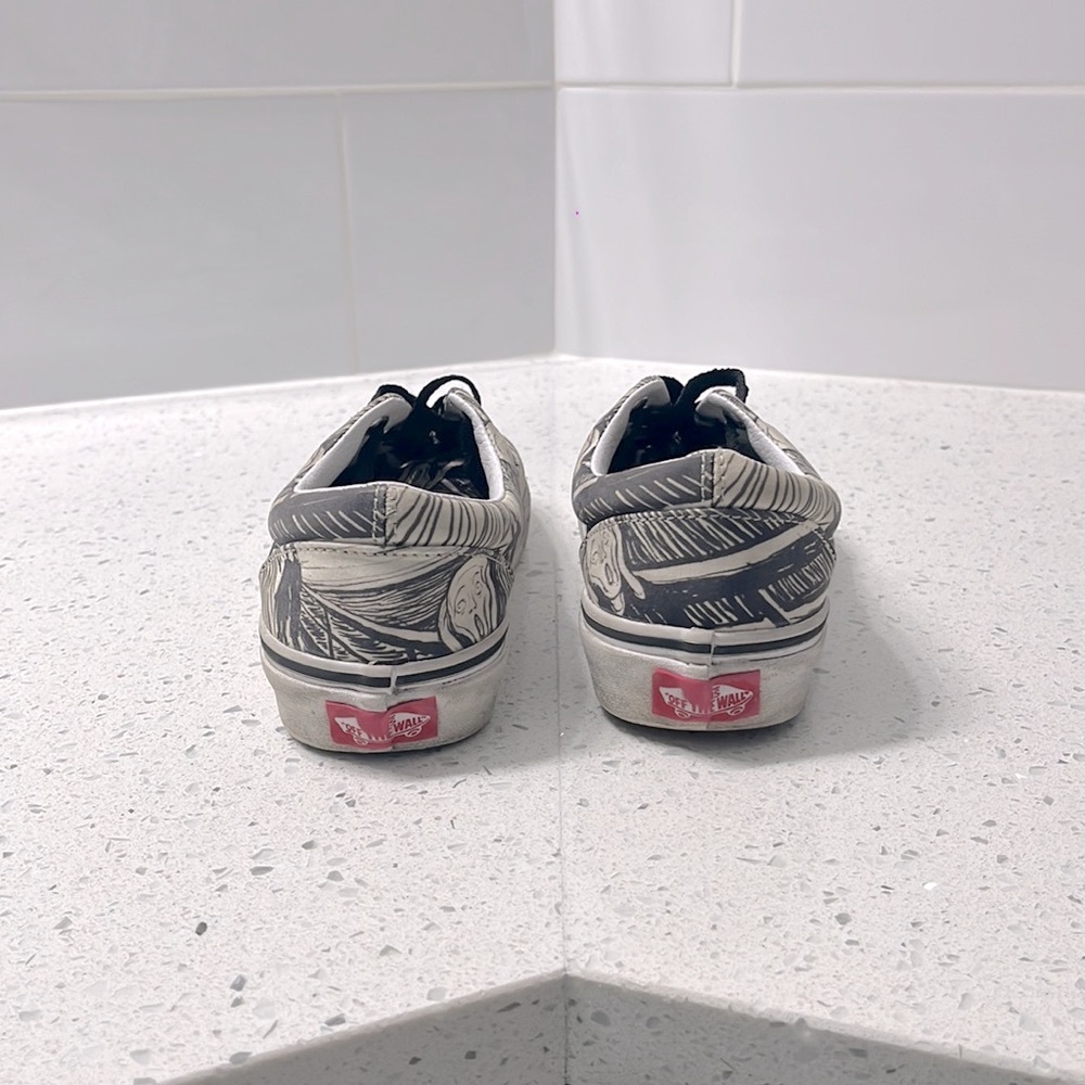 Vans - Picture 4 of 6